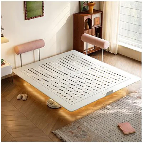 YR 013 Bed